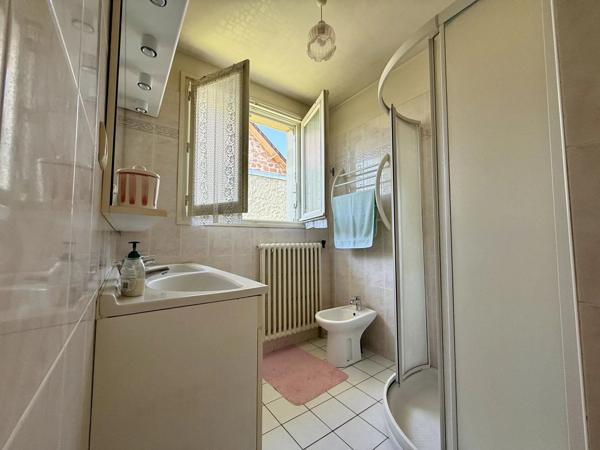 Vente                                                      Maison
                        
                     5 pièces                      160 m2                     à Objat