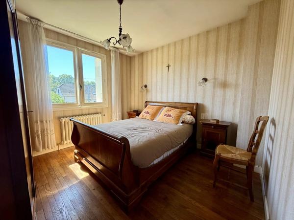 Vente                                                      Maison
                        
                     5 pièces                      160 m2                     à Objat