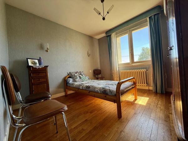 Vente                                                      Maison
                        
                     5 pièces                      160 m2                     à Objat