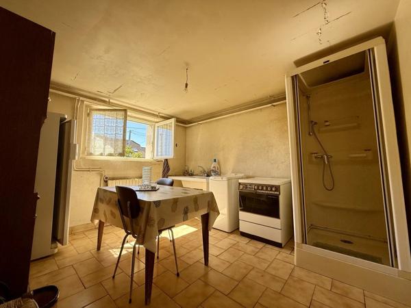 Vente                                                      Maison
                        
                     5 pièces                      160 m2                     à Objat