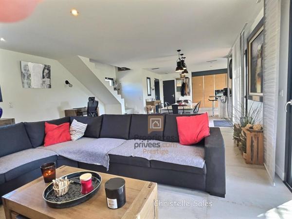 villa récente  6 p avec piscine proche A8 5 pièce(s) 140 m2
