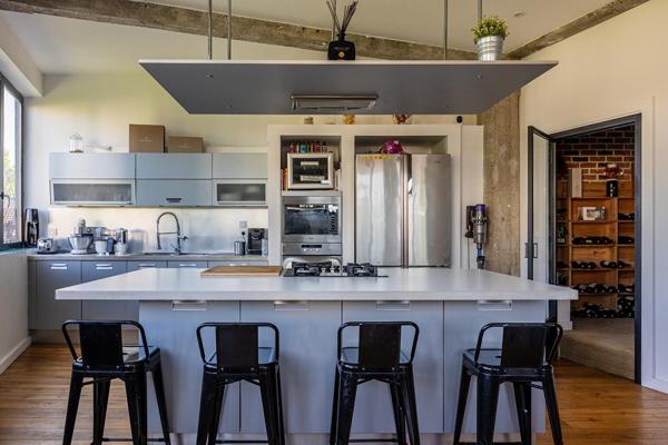 Loft historique dans une ancienne confiserie avec terrasse
