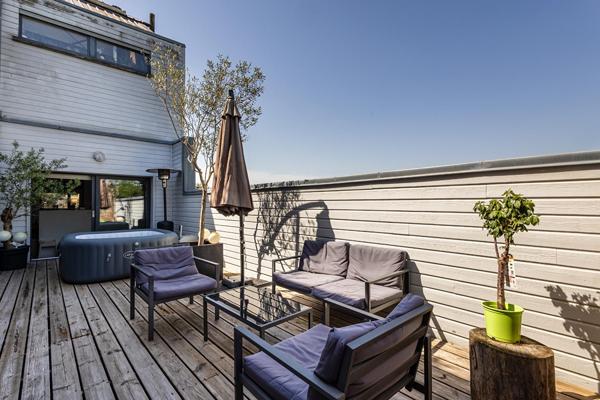 Loft historique dans une ancienne confiserie avec terrasse
