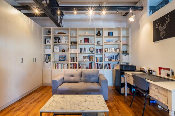 Loft historique dans une ancienne confiserie avec terrasse