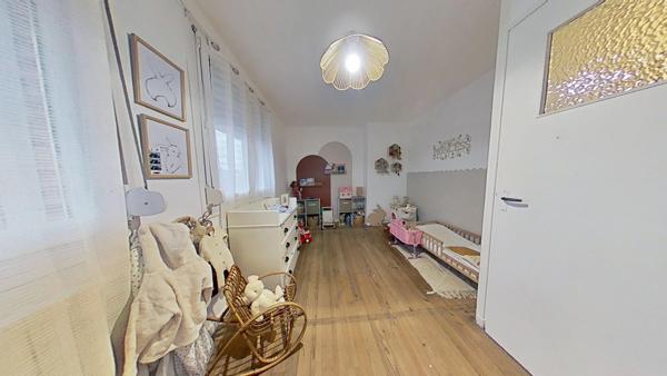 Maison familiale 3 chambres – Jardin + 2 garages – Denain