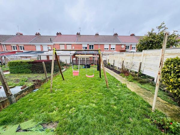 Maison familiale 3 chambres – Jardin + 2 garages – Denain