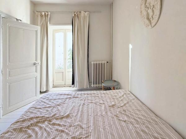 Vente                                                      Maison de ville
                        
                     7 pièces                      142 m2                     à Aubenas