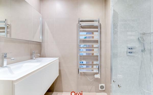 Appartement à vendre    3 pièces •  Marseille 7