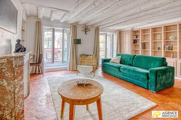 Versailles Saint-Louis appartement 4 pièces 77 m 2 carrez situé au 1er étage. 645 000 € **  - Référence  28467