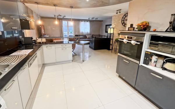 Maison à vendre    4 pièces • 82 m2 Cergy