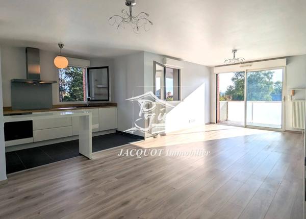 Vente immobilière : Appartement à Halluin  3 pièces 72.4 m² 199 500 €- Jacquot Immobilier.