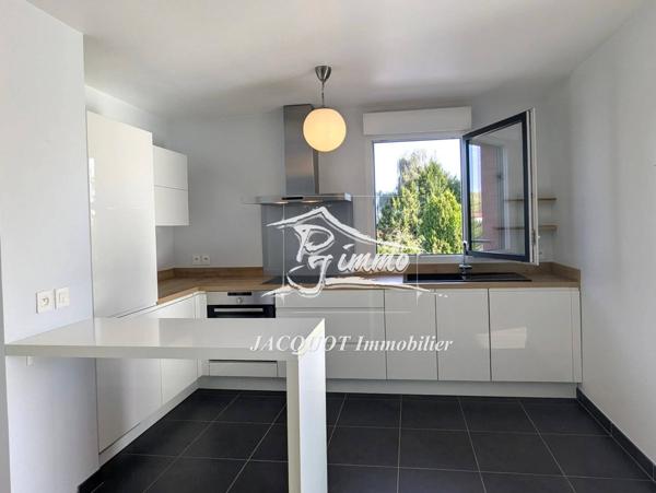Vente immobilière : Appartement à Halluin  3 pièces 72.4 m² 199 500 €- Jacquot Immobilier.