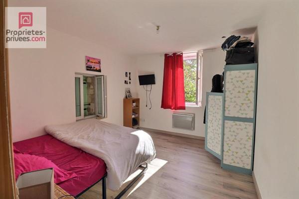 BEL EMPLACEMENT SEREIN, Au calme dans le bourg de Saint Just - Maison de Maitre 8 pièces 130 m2 avec rangements, beau garage avec atelier indépendant et son four à bois