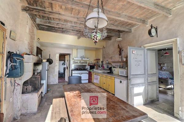 BEL EMPLACEMENT SEREIN, Au calme dans le bourg de Saint Just - Maison de Maitre 8 pièces 130 m2 avec rangements, beau garage avec atelier indépendant et son four à bois