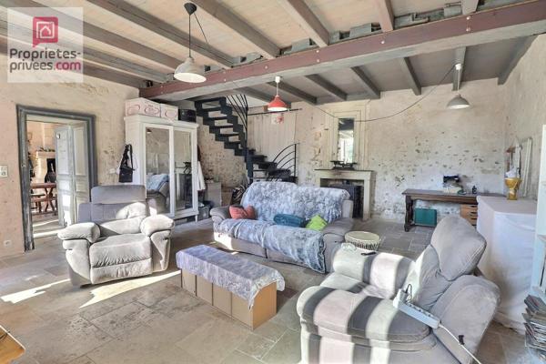 BEL EMPLACEMENT SEREIN, Au calme dans le bourg de Saint Just - Maison de Maitre 8 pièces 130 m2 avec rangements, beau garage avec atelier indépendant et son four à bois