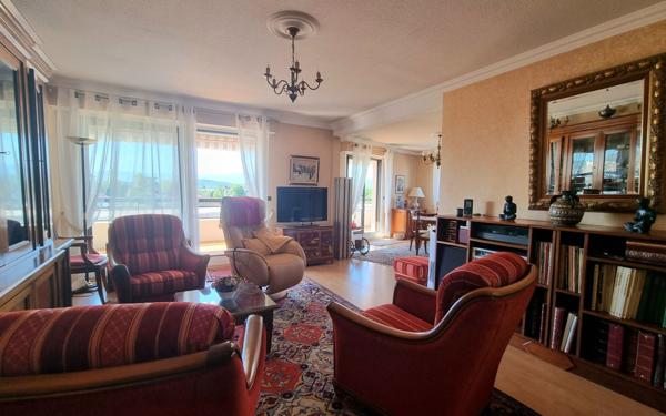 Appartement à vendre    5 pièces • 119,50 m2 Pau