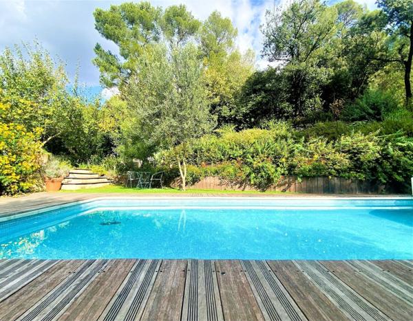 13012 / Maison / Piscine / Jardin / Garage