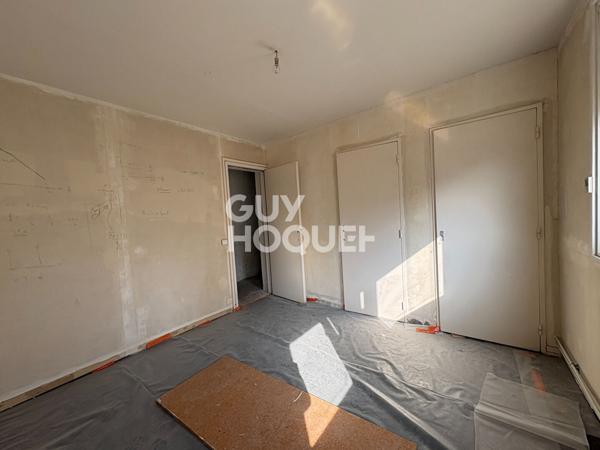 Spacieux T5 à rénover de 105,51 m² avec balcons et cave