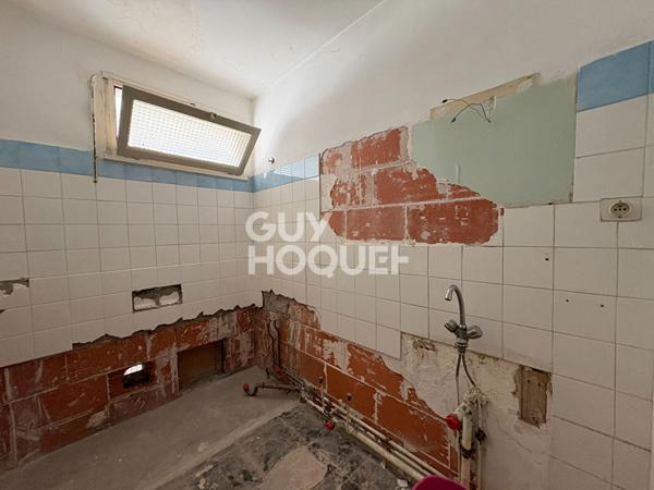 Spacieux T5 à rénover de 105,51 m² avec balcons et cave