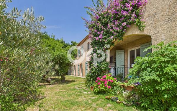 Maison à vendre    8 pièces • 244,72 m2 Les Adrets-de-l'Estérel