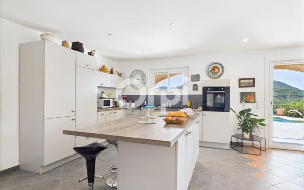 Maison à vendre    8 pièces • 244,72 m2 Les Adrets-de-l'Estérel