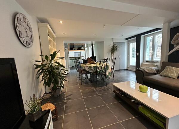 Maison à louer    4 pièces •  Mer