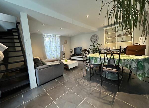 Maison à louer    4 pièces •  Mer