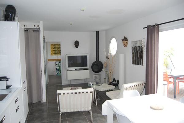 A LOUER MAISON MEUBLEE MARSILLY