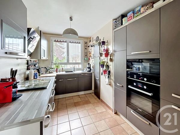 Appartement F4 à vendre  4 pièces - 92 m 2   GARGES LES GONESSE  - 95