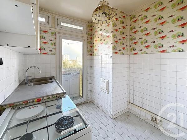 Appartement F4 à vendre  4 pièces - 92 m 2   GARGES LES GONESSE  - 95