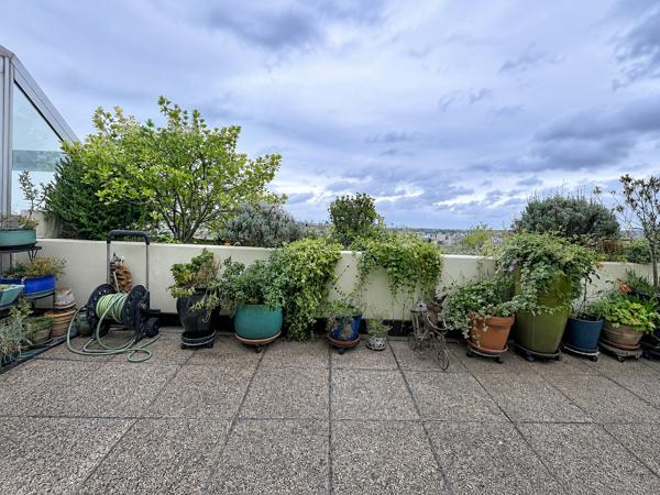 Appartement
         2 pièces
        - 58 m² Exclusivité 199 000 € *