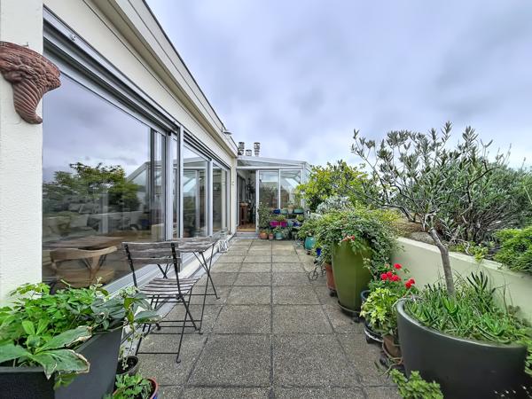 Appartement
         2 pièces
        - 58 m² Exclusivité 199 000 € *