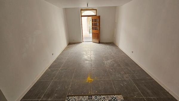 Local à usage de magasin entièrement rénové hypercentre Ferrières