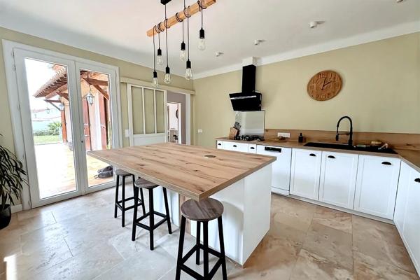 Sorgues (84700) Maison Sorgues 7 pièce(s) 180 m2