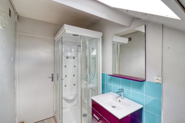 Maison en pierre 3 pièces avec vue dégagée à petit prix à Messeix, Puy-de-Dôme