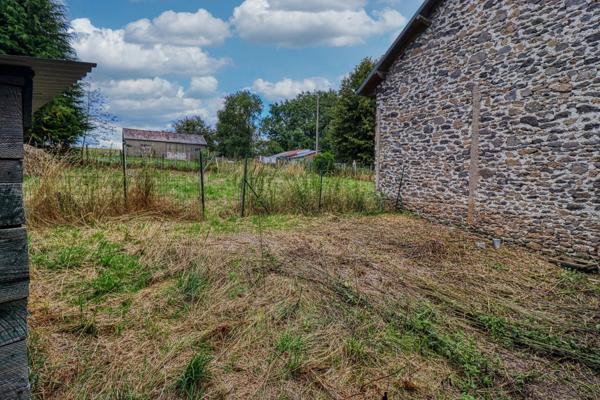 Maison en pierre 3 pièces avec vue dégagée à petit prix à Messeix, Puy-de-Dôme