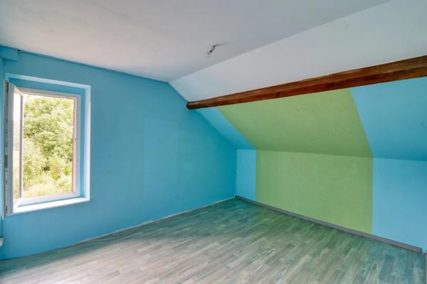 Maison en pierre 3 pièces avec vue dégagée à petit prix à Messeix, Puy-de-Dôme