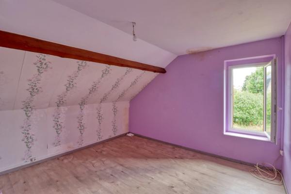 Maison en pierre 3 pièces avec vue dégagée à petit prix à Messeix, Puy-de-Dôme