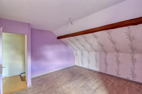 Maison en pierre 3 pièces avec vue dégagée à petit prix à Messeix, Puy-de-Dôme