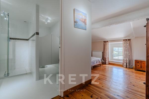Domaine de prestige de 560 m² habitables – 50 hectares – 5 suites parentales – Piscine – Dépendances