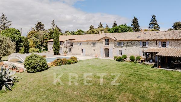 Domaine de prestige de 560 m² habitables – 50 hectares – 5 suites parentales – Piscine – Dépendances