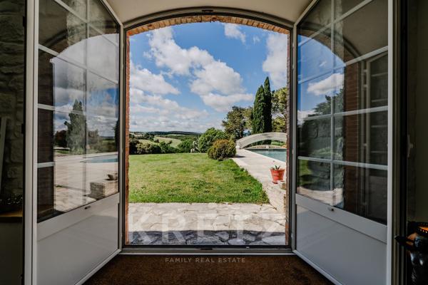Domaine de prestige de 560 m² habitables – 50 hectares – 5 suites parentales – Piscine – Dépendances