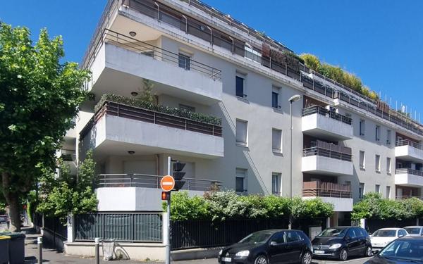 Appartement à vendre    3 pièces • 62,70 m2 Rosny-sous-Bois