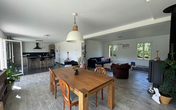 Maison à vendre    11 pièces •  Doville