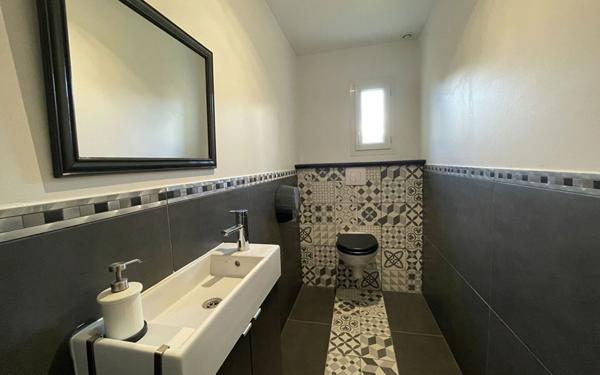 Maison à vendre    11 pièces •  Doville