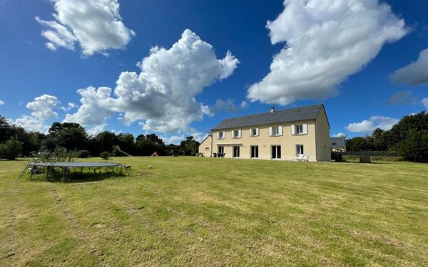 Maison à vendre    11 pièces •  Doville