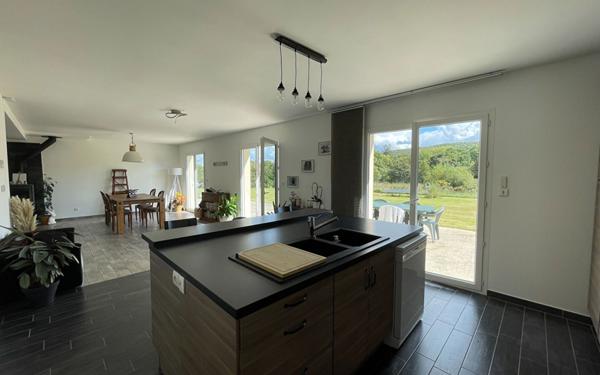 Maison à vendre    11 pièces •  Doville