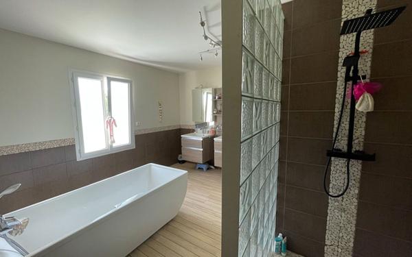 Maison à vendre    11 pièces •  Doville