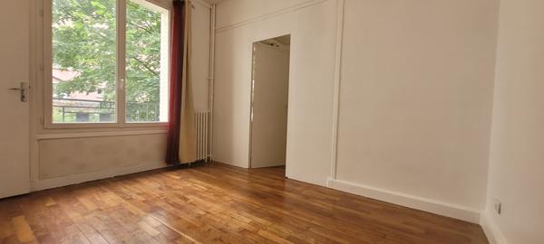 Courbevoie (92400) Appartement T2 plein de charme à COURBEVOIE