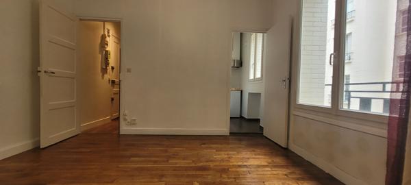 Courbevoie (92400) Appartement T2 plein de charme à COURBEVOIE